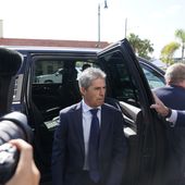 Carlos De Oliveira, center, the property manager of Donald Trump&#x27;s Mar-a-Lago estate, arrives at the Alto Lee Adams Sr. U.S. Courthouse, Thursday, Aug. 10, 2023, in Fort Pierce, Fla.    De Oliveira was scheduled to be arraigned on charges including conspiracy to obstruct justice in the case brought by special counsel Jack Smith. (AP Photo/Wilfredo Lee)